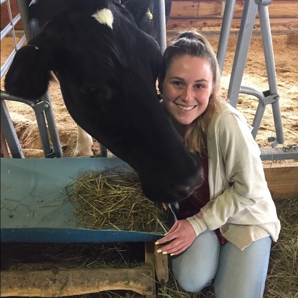 Meet your Posher, Mackenzie - Picture 1 of 2